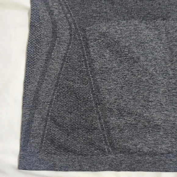 Athleta Momentum Tank Top, Color Gray Size M - Picture 5 of 15